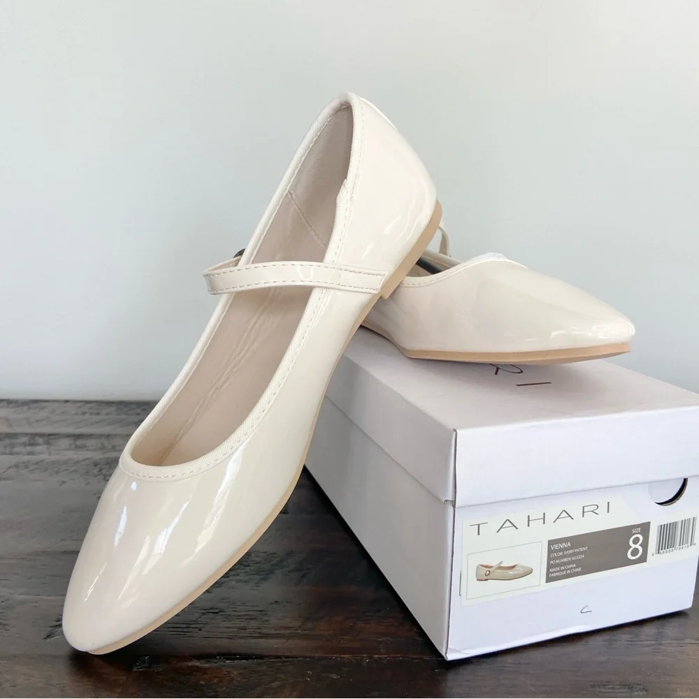 Tahari Vienna Ivory Patent Mary Jane Flat Shoe New in Box Women’s 8